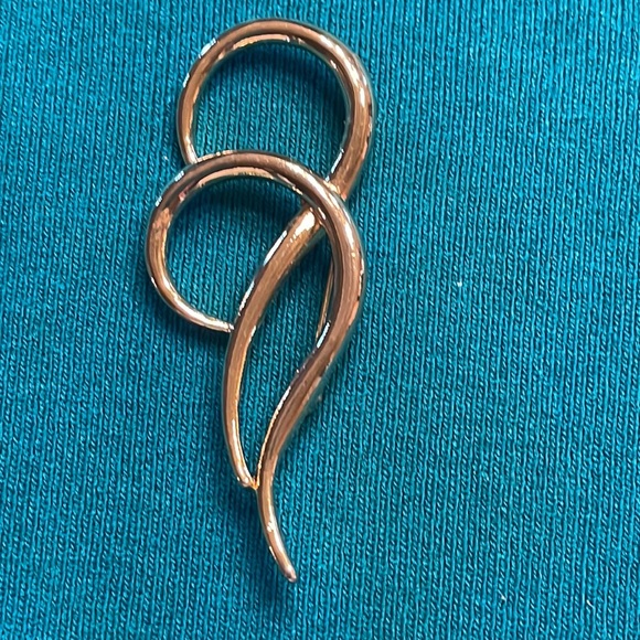 Lapel pins.  Two pins perfect for lapels. - Picture 2 of 4